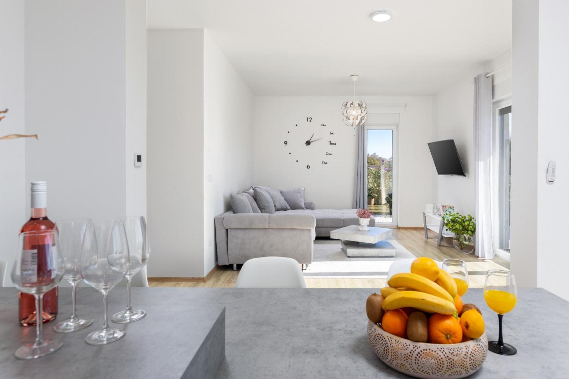 Aria - Family Friendly In For 6 People With Private Swimming Pool Pula