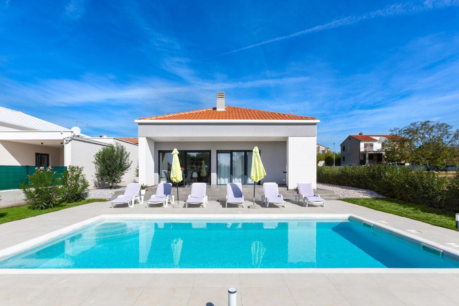 Aria - Family Friendly In For 6 People With Private Swimming Pool Pula
