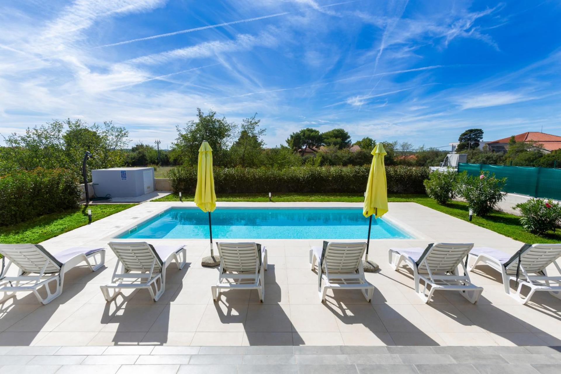 Aria - Family Friendly In For 6 People With Private Swimming Pool Pula