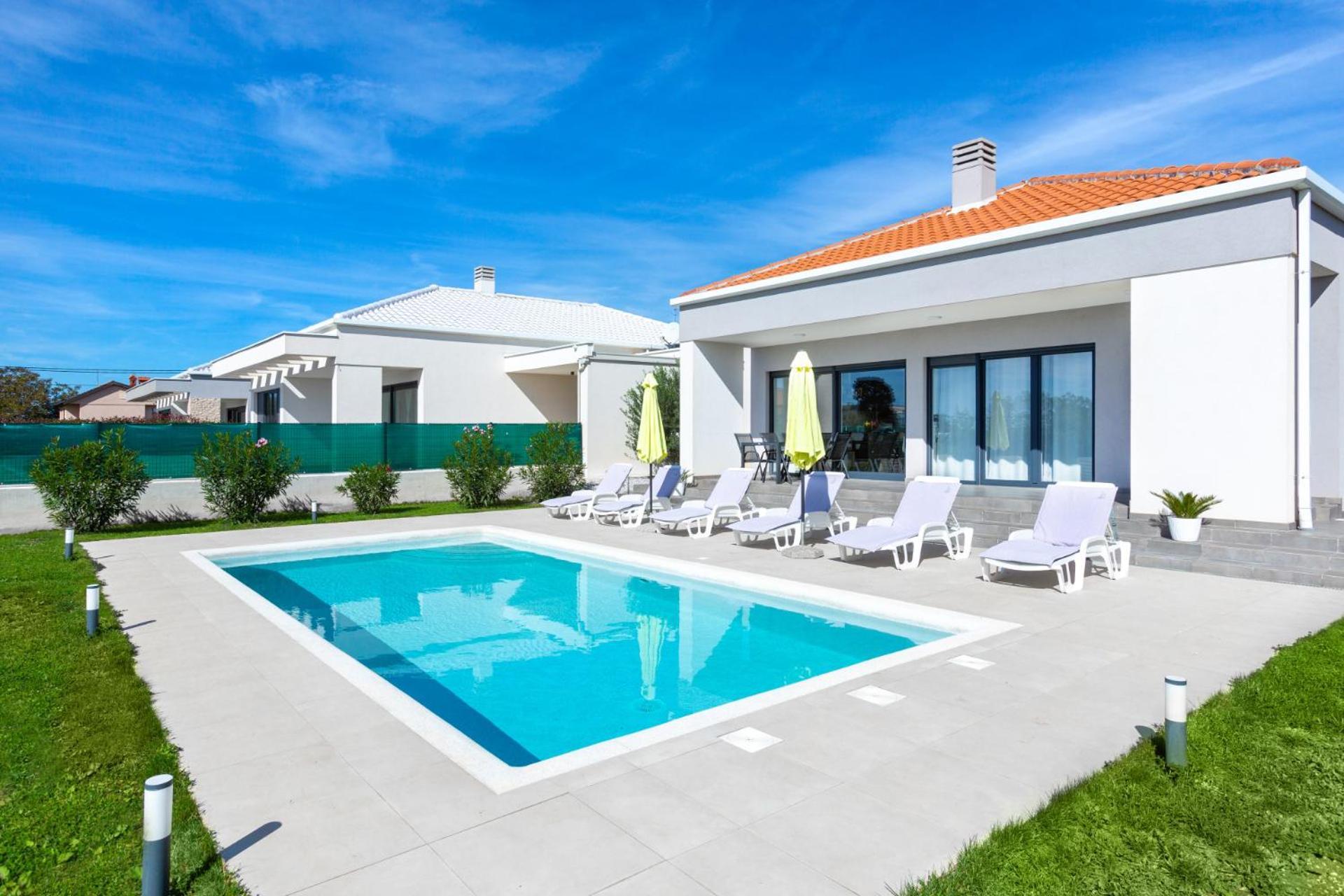 Aria - Family Friendly In For 6 People With Private Swimming Pool Pula